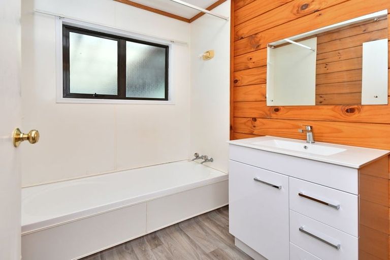 Photo of property in 13a Riserra Drive, Ranui, Auckland, 0612