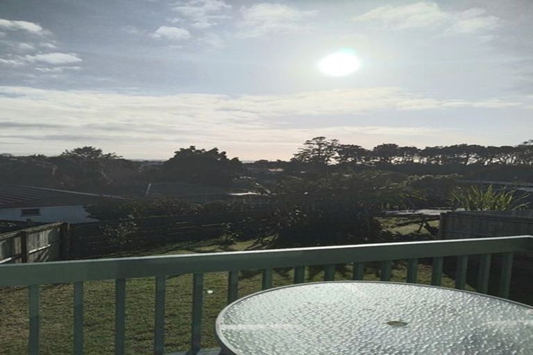 Photo of property in 2/25 Tanoa Place, Glendene, Auckland, 0602