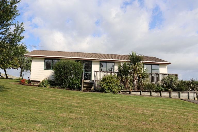 Photo of property in 83 Sim Road, Paerata, Papakura, 2580