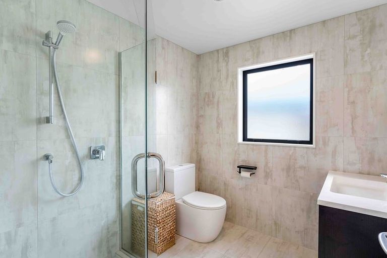 Photo of property in 22a Lumbarda Drive, Kumeu, 0810