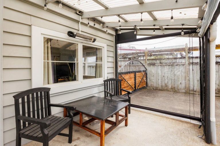 Photo of property in 33 Fitzroy Street, Terrace End, Palmerston North, 4410