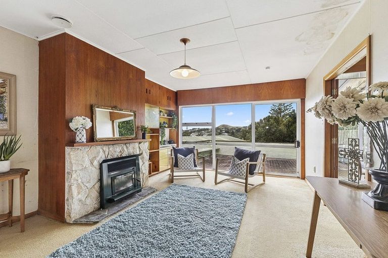 Photo of property in 15 Spur Grove, Titahi Bay, Porirua, 5022