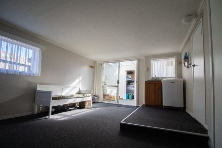 Photo of property in 32 Lismore Street, Strandon, New Plymouth, 4312