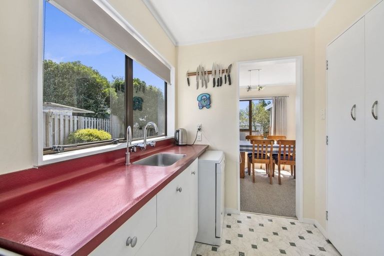 Photo of property in 3 Fenchurch Grove, Stokes Valley, Lower Hutt, 5019