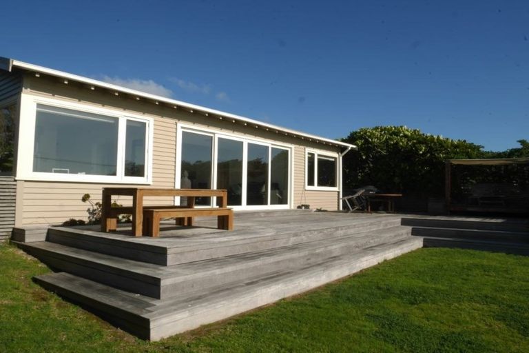 Photo of property in 106 The Parade, Paekakariki, 5034