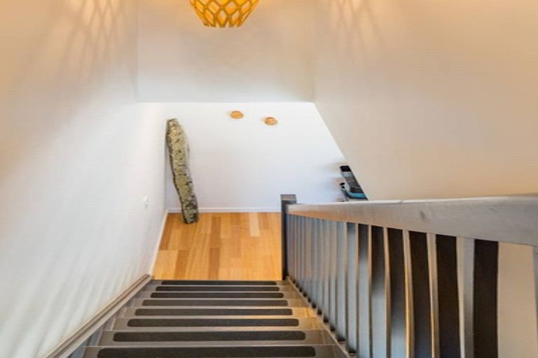 Photo of property in 35 Garreg Road, Fendalton, Christchurch, 8052