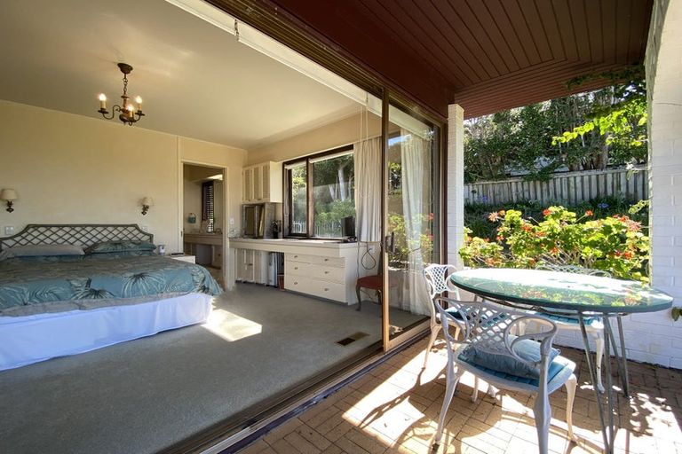 Photo of property in 18 Burford Place, Mellons Bay, Auckland, 2014