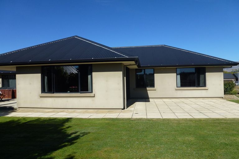 Photo of property in 18 Walnut Grove, Alexandra, 9320