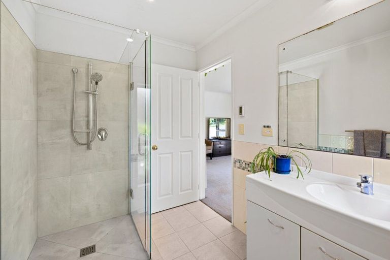 Photo of property in 172 Cape Rodney Road, Leigh, 0985