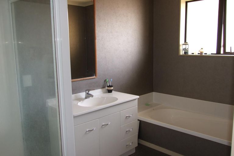 Photo of property in 3 Branigan Parade, Kelvin Grove, Palmerston North, 4414