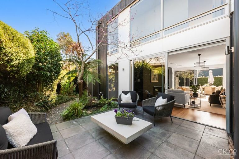 Photo of property in 11 Parkwood Grove, Trentham, Upper Hutt, 5018