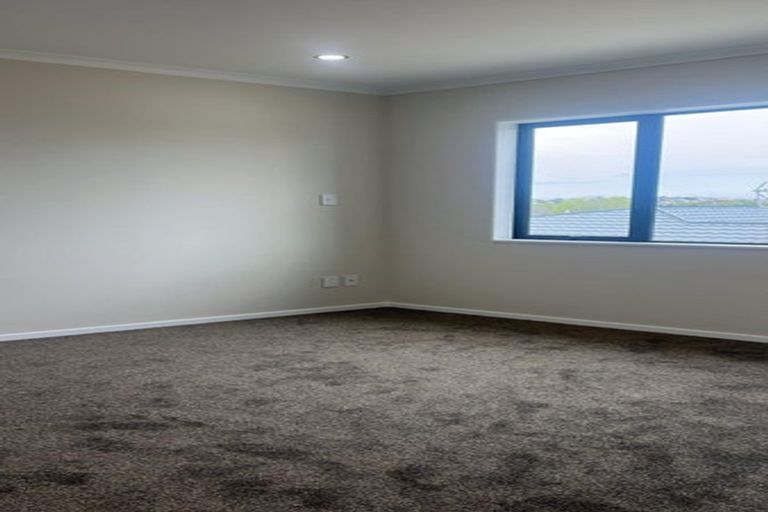 Photo of property in 83b Hutchinsons Road, Bucklands Beach, Auckland, 2014