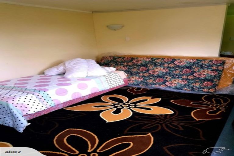 Photo of property in 30 Burns Avenue, Takaro, Palmerston North, 4412