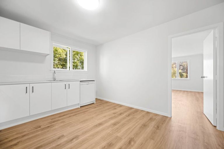 Photo of property in 350 West Coast Road, Glen Eden, Auckland, 0602