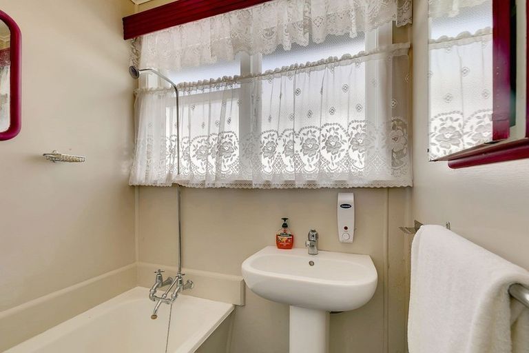 Photo of property in 17 Natone Street, Waitangirua, Porirua, 5024