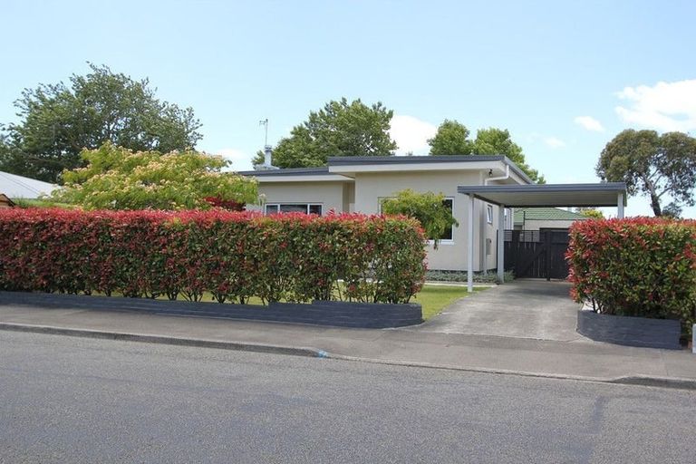 Photo of property in 1/2 Anzac Avenue, Onekawa, Napier, 4110