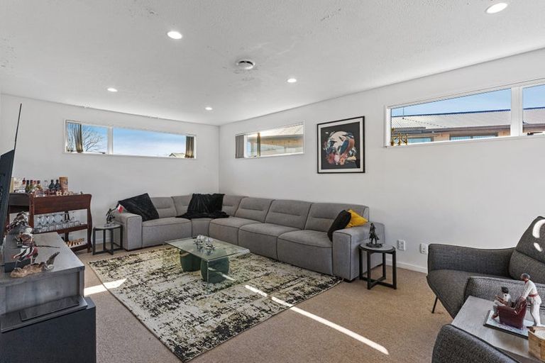 Photo of property in 16 Kruse Place, Redwood, Christchurch, 8051
