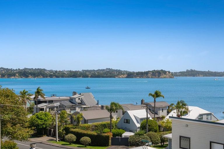 Photo of property in 65 De Luen Avenue, Tindalls Beach, Whangaparaoa, 0930