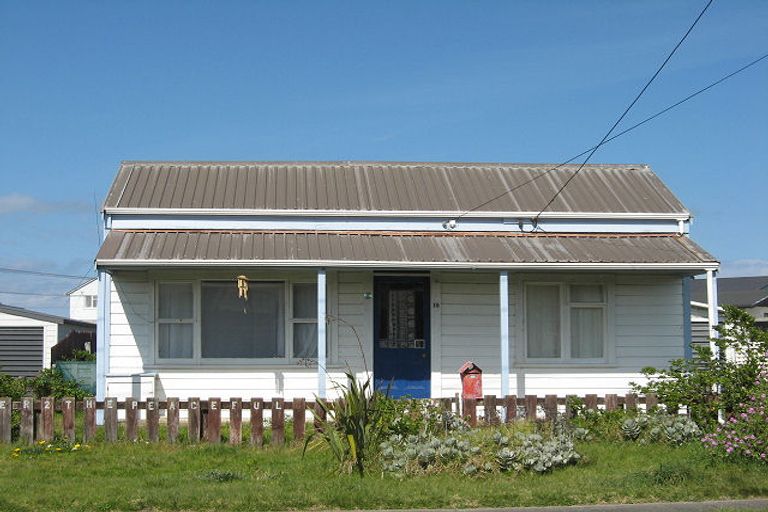 Photo of property in 15 Ashton Terrace, Castlecliff, Whanganui, 4501