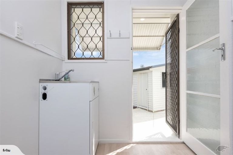 Photo of property in 4 Lyren Place, Half Moon Bay, Auckland, 2012