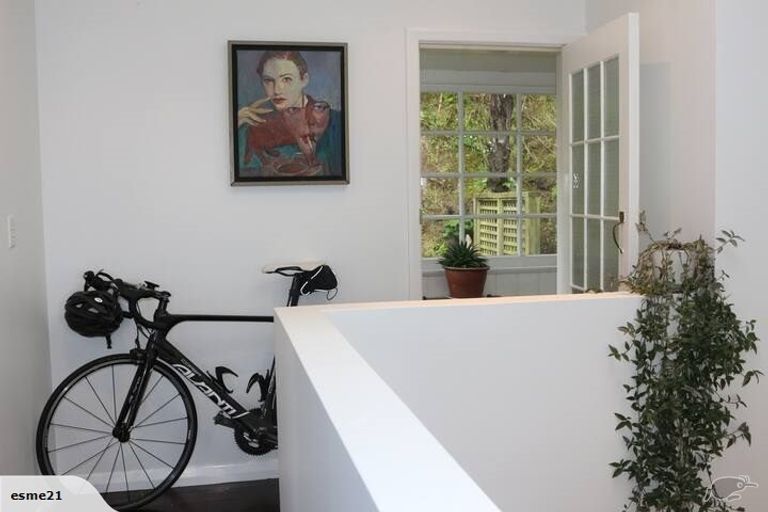 Photo of property in 5 Thorby Street, Northland, Wellington, 6012