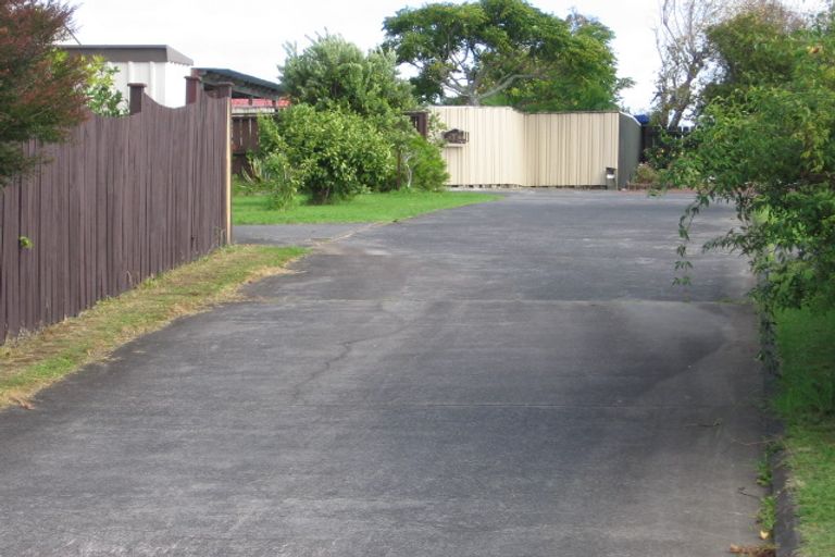 Photo of property in 16 Levaut Place, Half Moon Bay, Auckland, 2012