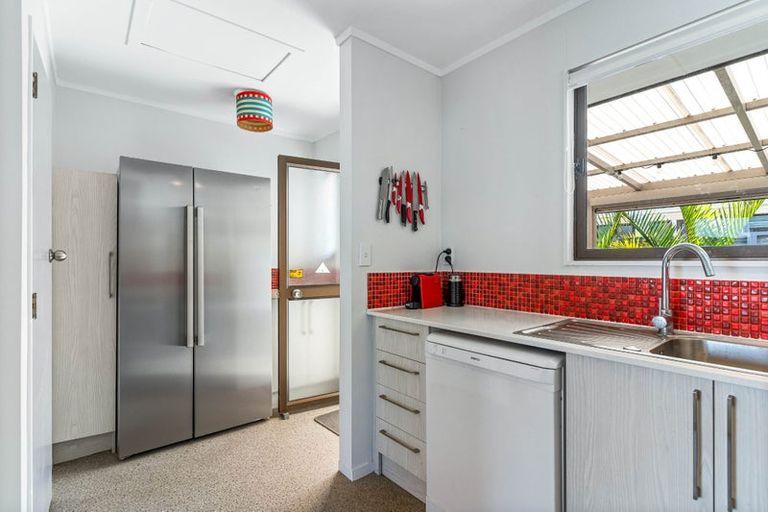 Photo of property in 408 Ocean Road, Whangamata, 3620