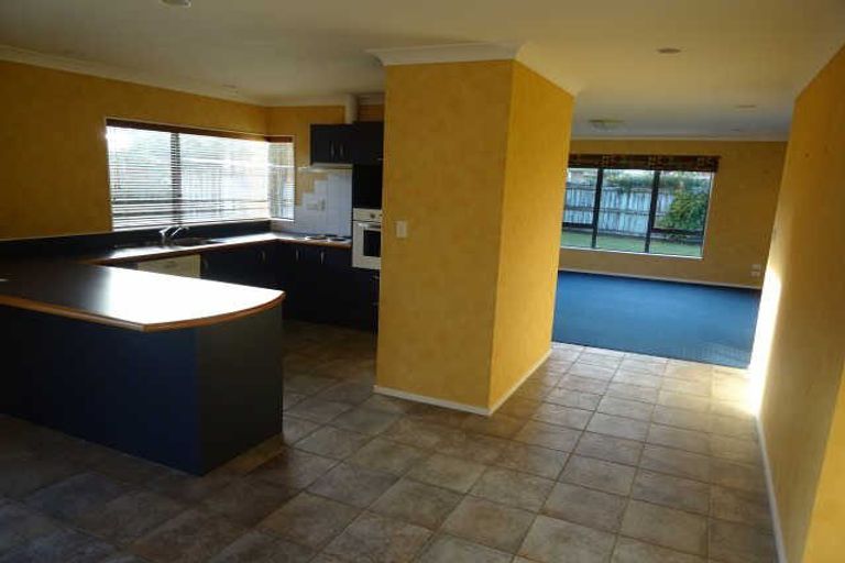 Photo of property in 22 Diomede Glade, Flagstaff, Hamilton, 3210