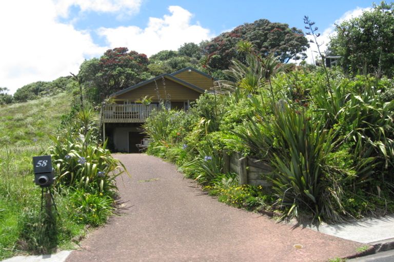 Photo of property in 58 Waitea Road, Muriwai, Waimauku, 0881