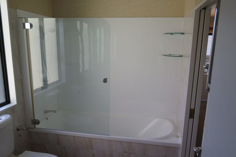 Photo of property in 4/44 Carlisle Road, Browns Bay, Auckland, 0630