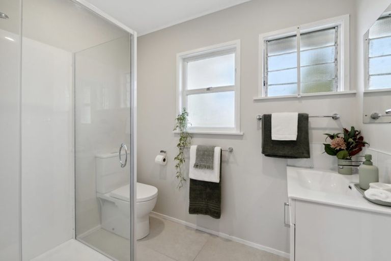 Photo of property in 1/22a Wolsley Avenue, Milford, Auckland, 0620