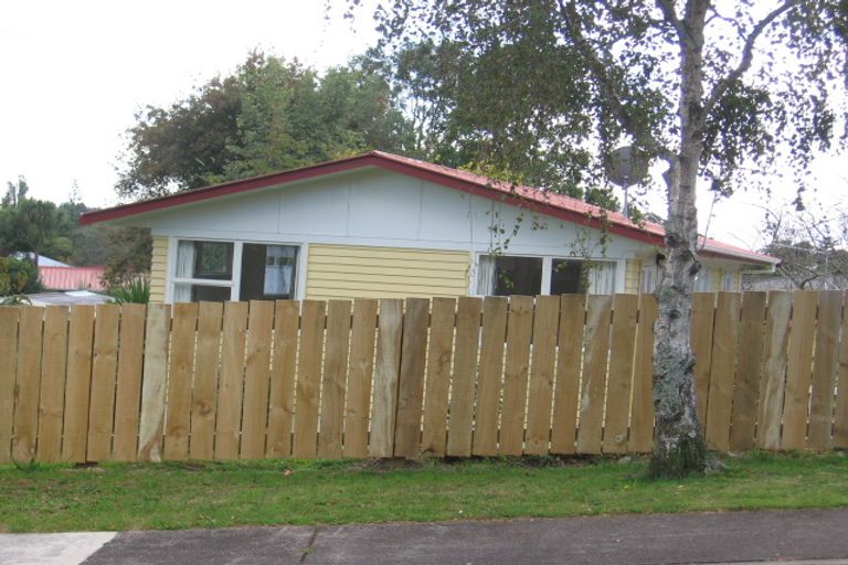 Photo of property in 3 Inver Street, Glen Eden, Auckland, 0602