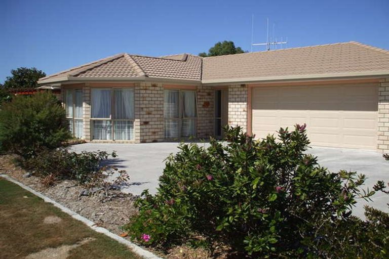 Photo of property in 51 Darlington Street, Ngatea, 3503