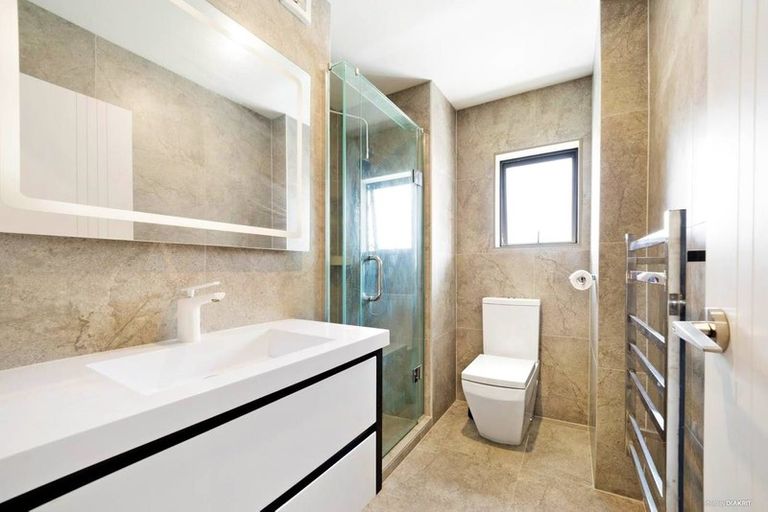 Photo of property in 14 Peony Mews, Oteha, Auckland, 0632