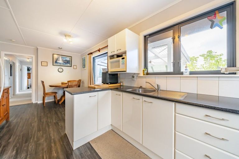 Photo of property in 325 Wellington Road, Wainuiomata, Lower Hutt, 5014