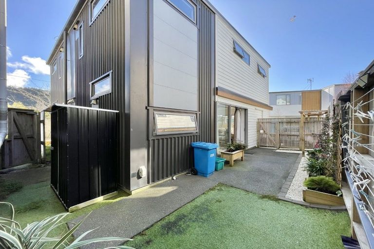 Photo of property in 9/7 Handyside Street, Tawa, Wellington, 5028