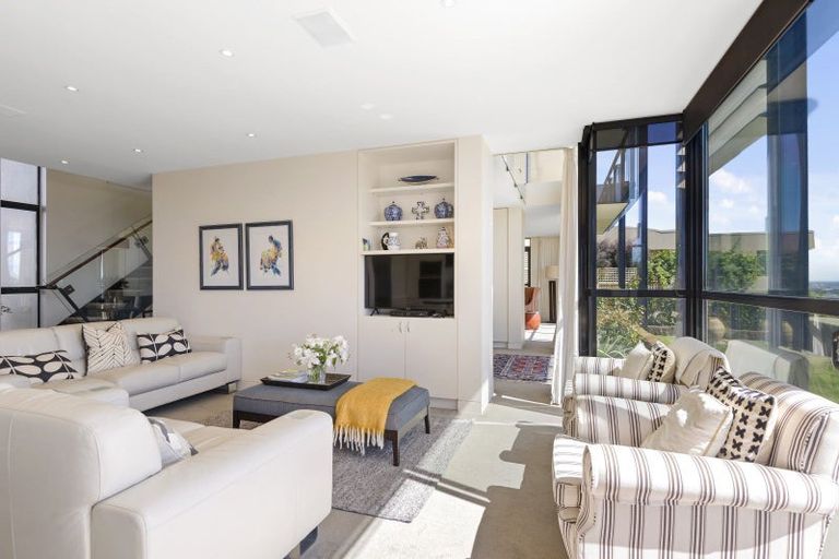 Photo of property in 23a Glendevere Terrace, Redcliffs, Christchurch, 8081