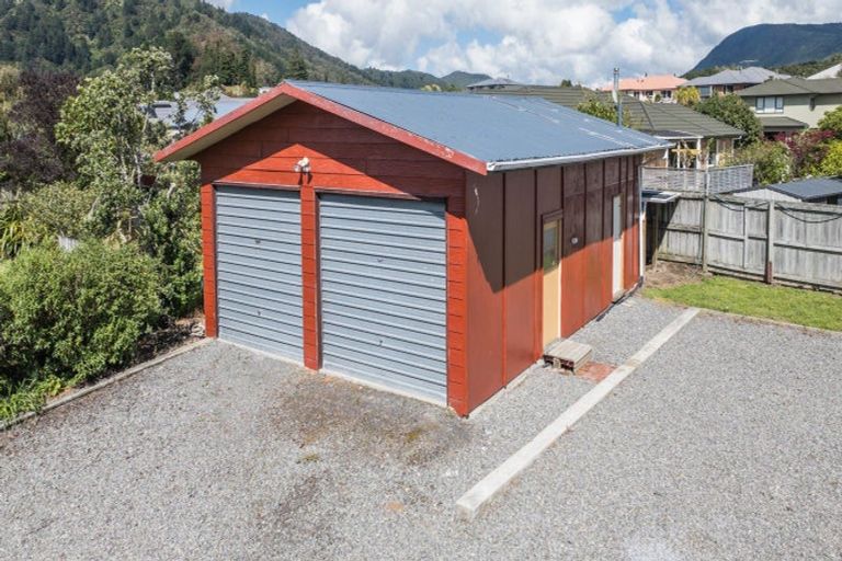 Photo of property in 10a Huia Street, Waikawa, Picton, 7220