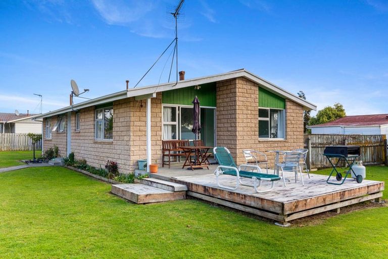 Photo of property in 43a Sandspit Road, Waiuku, 2123