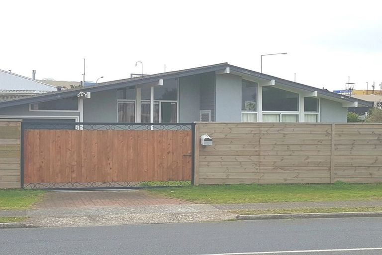 Photo of property in 1 Eversham Road, Mount Maunganui, 3116