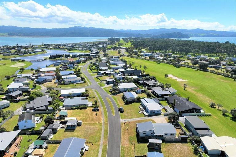 Photo of property in 142 The Fairway, Matarangi, Whitianga, 3592