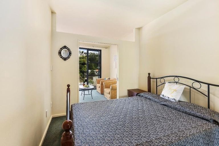 Photo of property in Atrium Towers, 6q/154 The Terrace, Wellington Central, Wellington, 6011