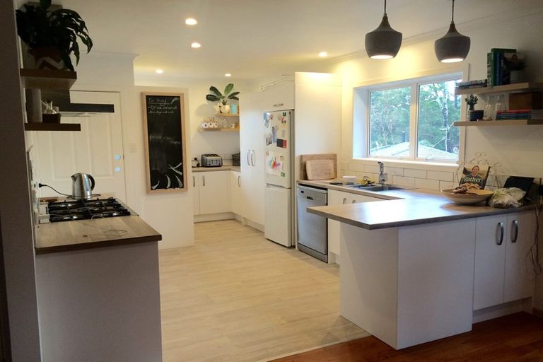 Photo of property in 68 Paragon Avenue, Beach Haven, Auckland, 0626