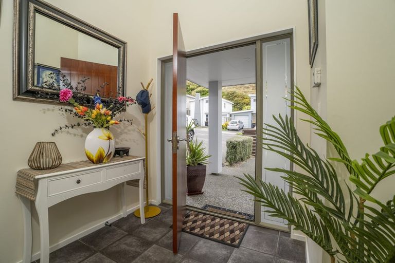 Photo of property in 29 Erlestoke Crescent, Churton Park, Wellington, 6037