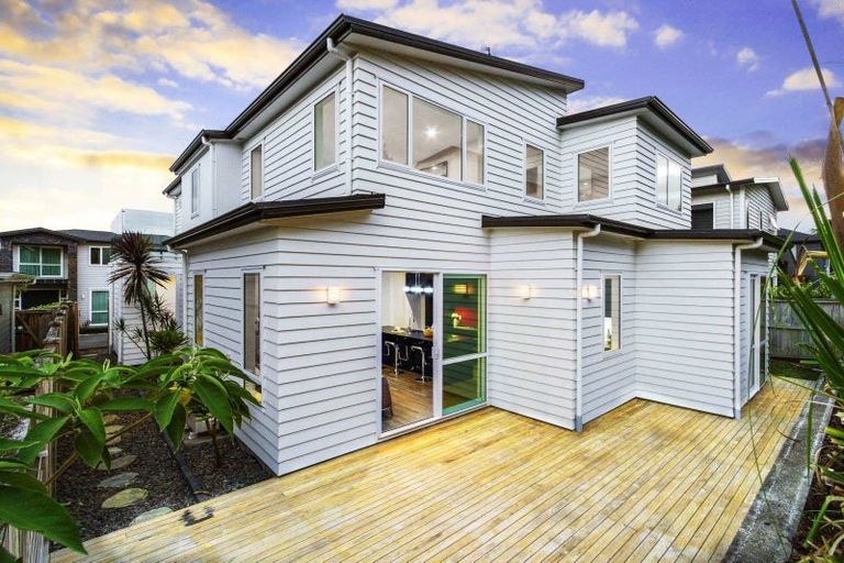 Photo of property in 41 Remuremu Street, Long Bay, Auckland, 0630