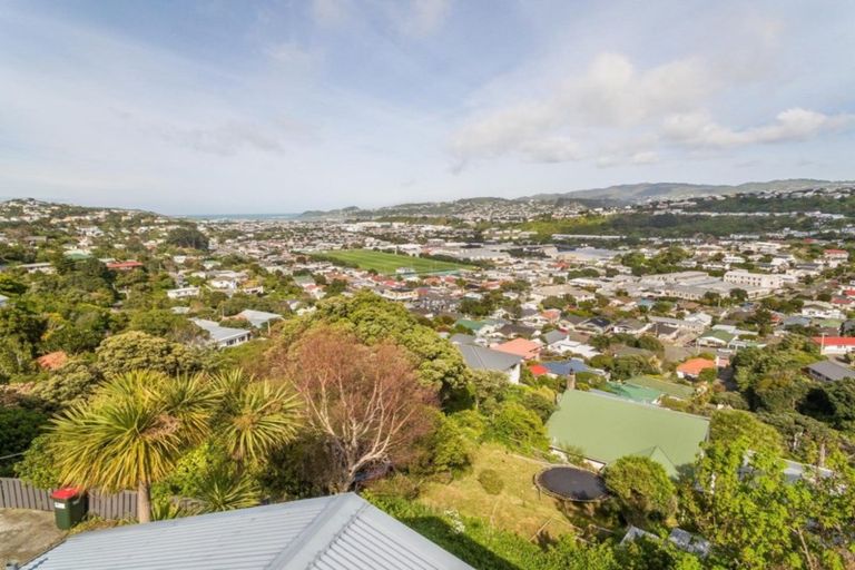 Photo of property in 107 Nevay Road, Miramar, Wellington, 6022