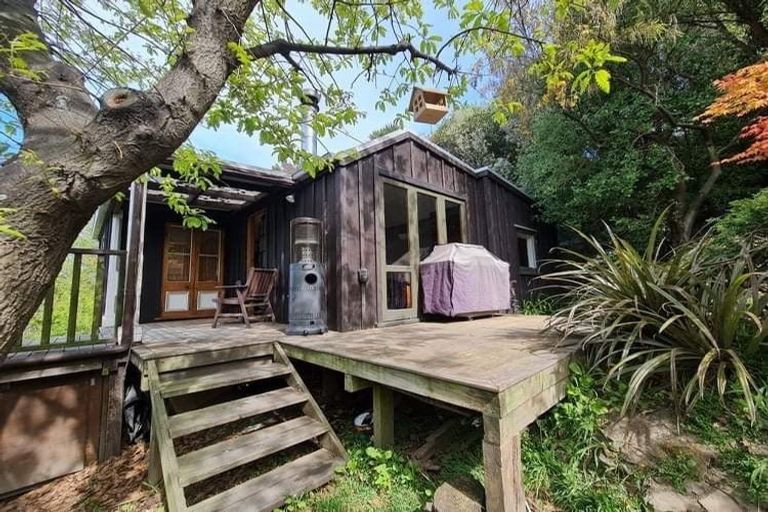 Photo of property in 23 Hawkhurst Road, Lyttelton, 8082