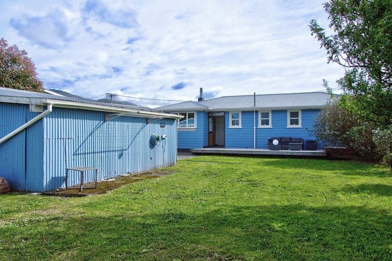 Photo of property in 14 William Benton Street, Featherston, 5710