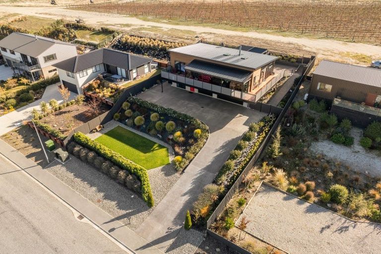 Photo of property in 45 Stratford Drive, Mount Pisa, Cromwell, 9383