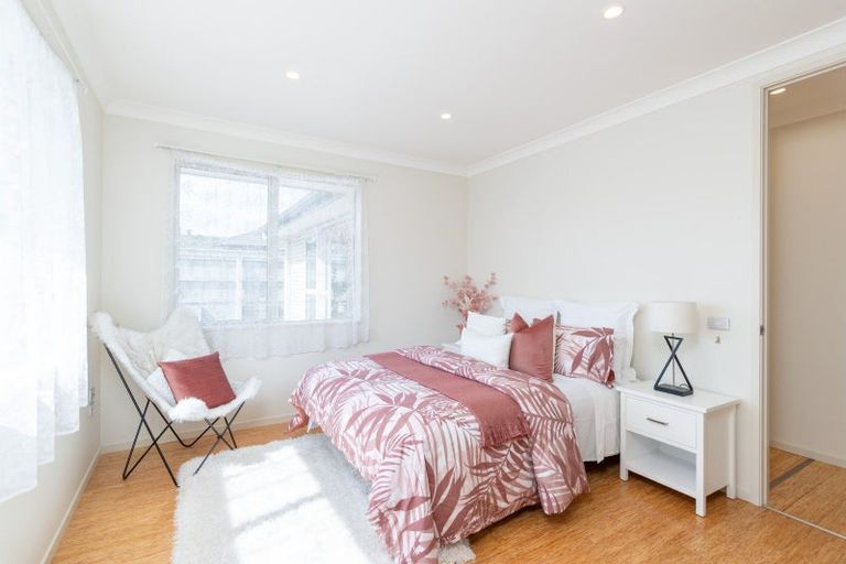 Photo of property in 72 Sunstone Crescent, Timberlea, Upper Hutt, 5018